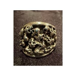 Silver Tone Catacomb Skull Ring is designed with a dark patina finish size 10